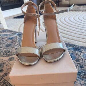 Chic Silver Ankle Strap Heels